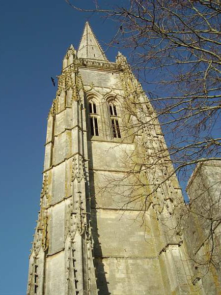 EGLISE DE MARENNES, Point de vue imprenable de la région . . .